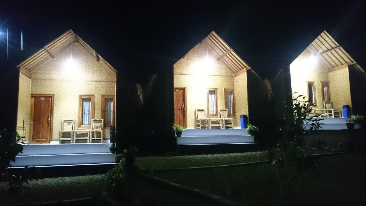 טטבאטו Aryasuta Bungalow מראה חיצוני תמונה
